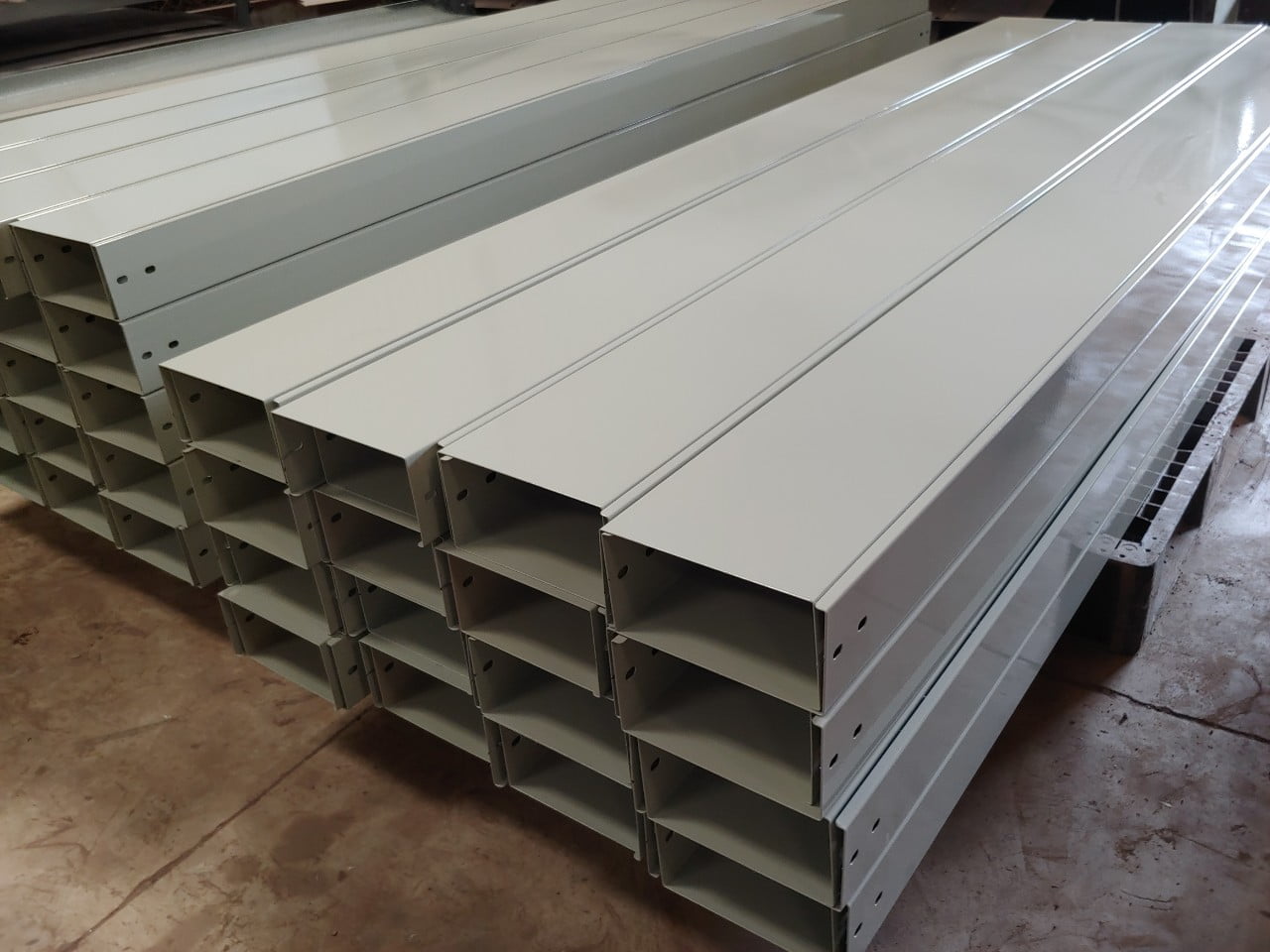 Máng W70x70